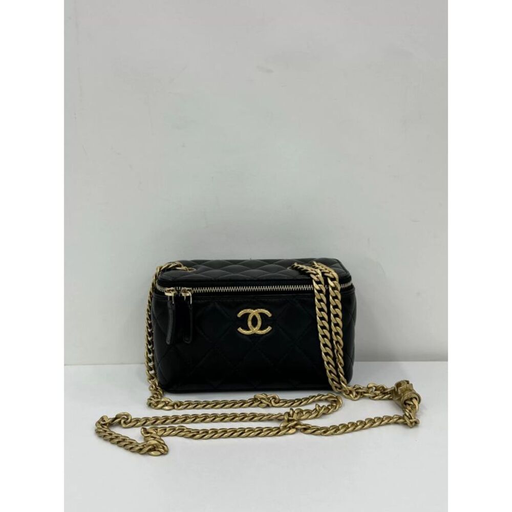 Chanel Women Pre-Loved Bag Very Good Condition - Picture 2 of 8